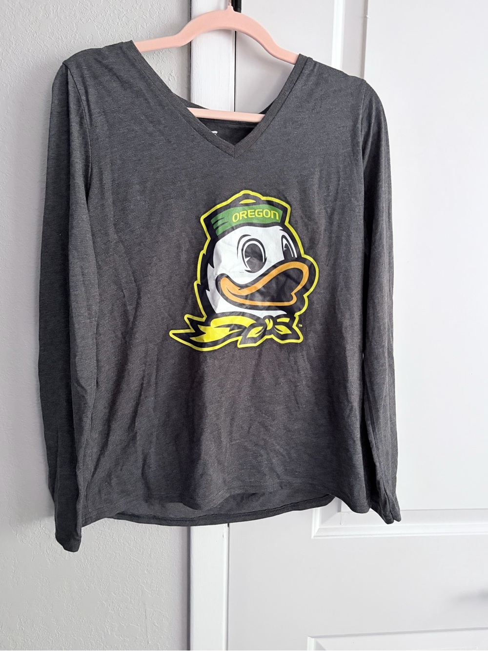 Oregon Ducks Gray Long-Sleeve V-Neck Top
